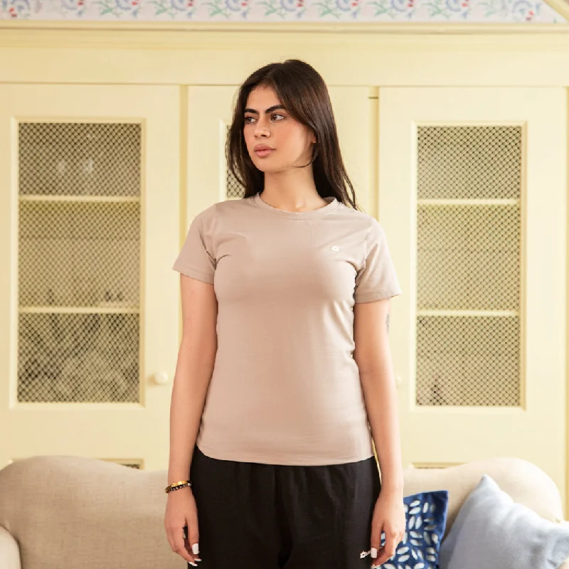 24/7 Women's T-shirt - Skin Front Pockets Side Pockets Patch Pockets
