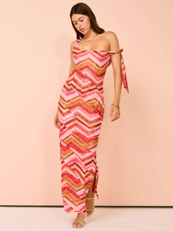 Issy Panelled Maxi Dress in Chevron Print Elegant Maxi Dress with Belt