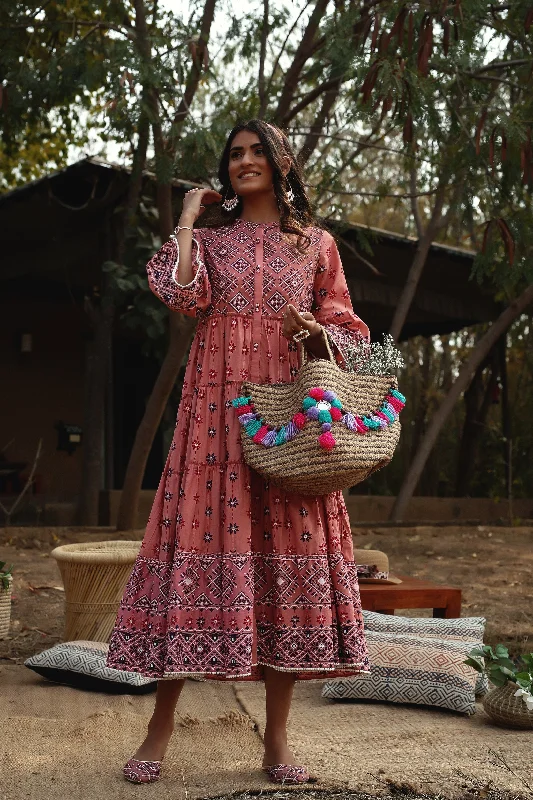 Jashvi Peach Geometric Printed Pure Cotton Tiered Maxi Dress. Comfortable T-Shirt Maxi Dress
