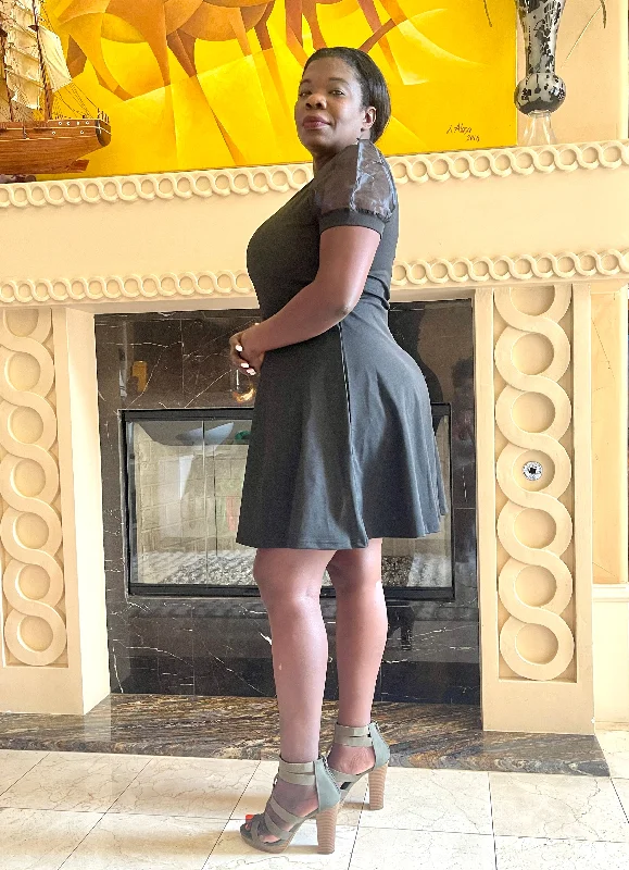 Black Plus Size Round Neck Lace Mini Dress Comfortable Wrap Mini Dress